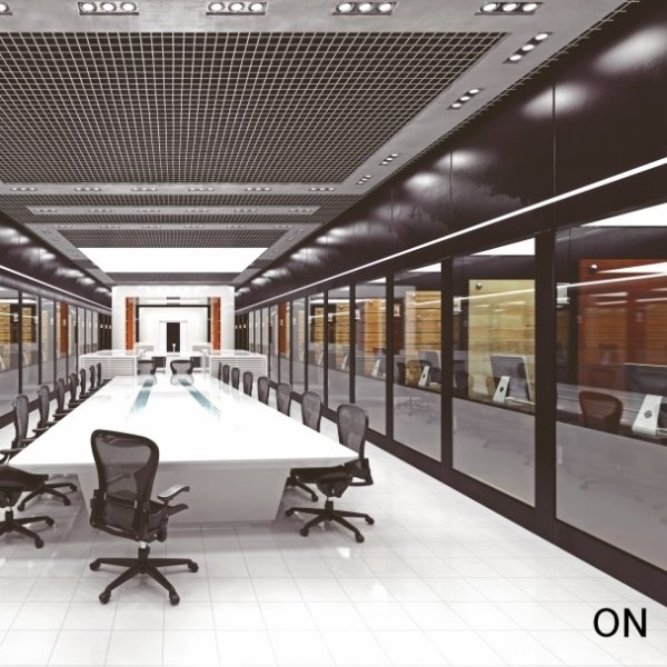 瞬間調光ガラス OFF 通電(透明)