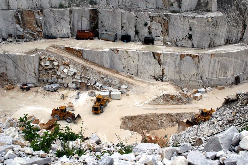 大理石採石場,だいりせき,カッラーラ（イタリア）,ホイールローダー