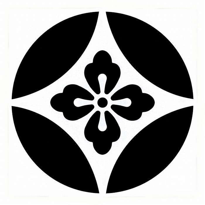 七宝紋の「七宝に花角」